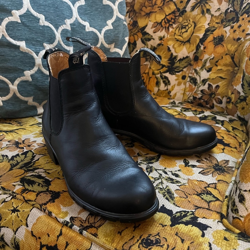 Blundstone Womens Heeled Boot in Black